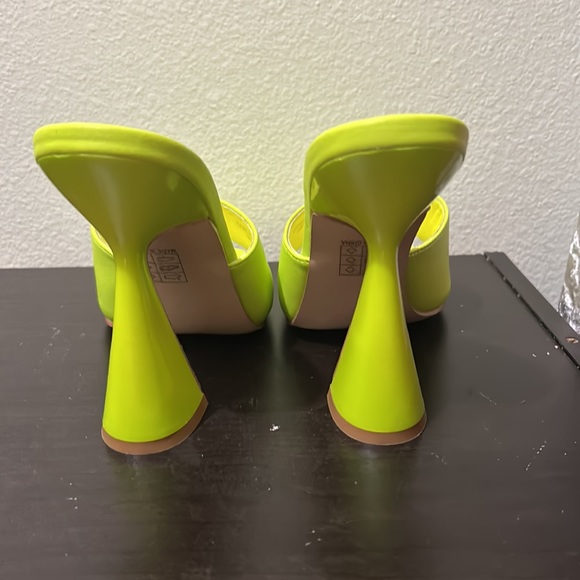 Lemon-Lime women’s Fashion Nova - Square Toe Mules SZ9 - Picture 3 of 4